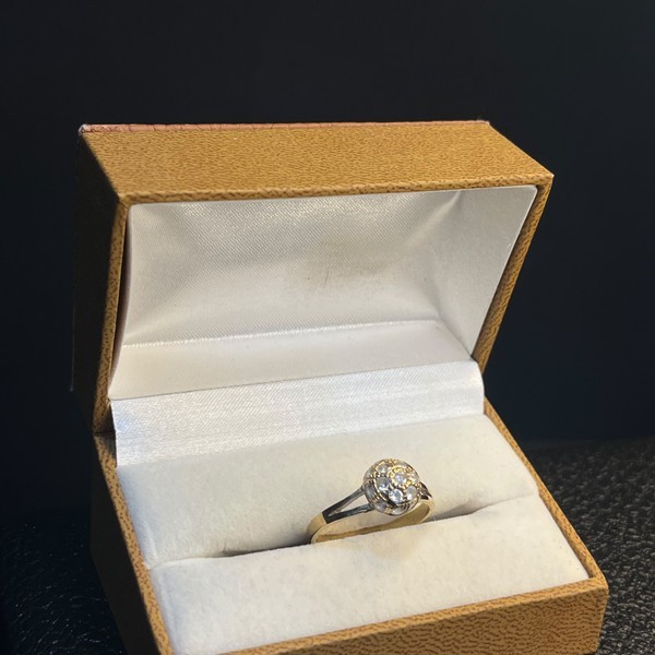 Anillo Cluster Floral Oro